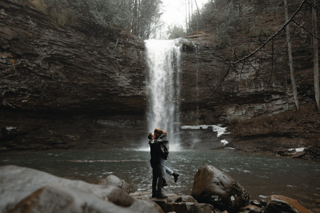 Cloudland Canyon Wedding elopement guide bride and groom hike down to waterfall north Georgia