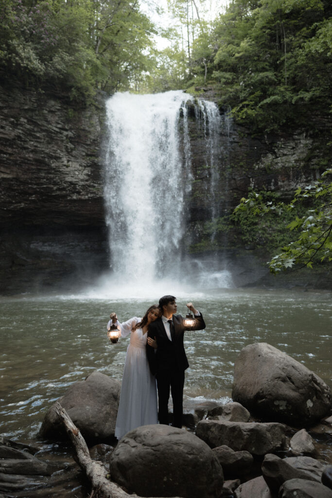 Cloudland Canyon Wedding elopement bride and groom hike down to waterfall north Georgia