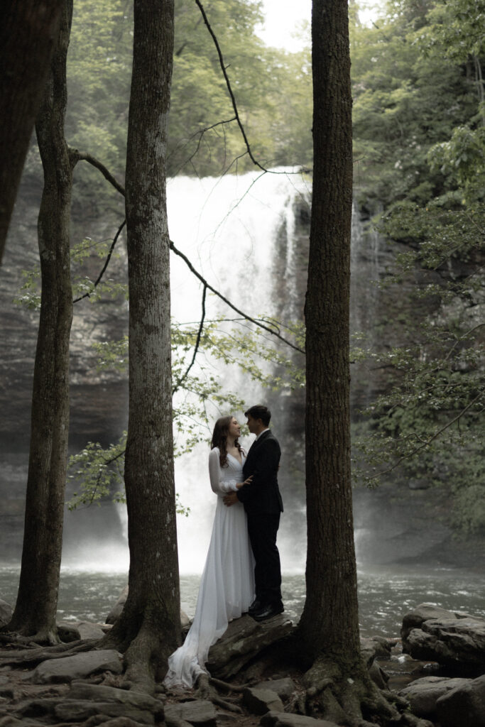 Cloudland Canyon Wedding elopement guide bride and groom hike down to waterfall north Georgia