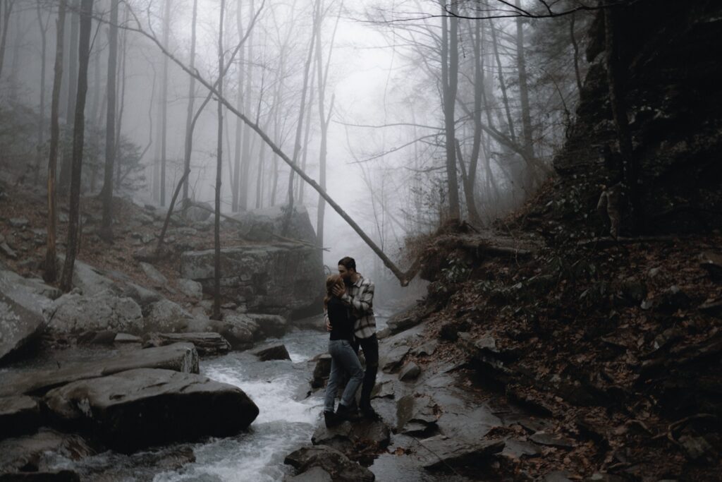 Cloudland Canyon Wedding elopement guide bride and groom hike down to waterfall north Georgia